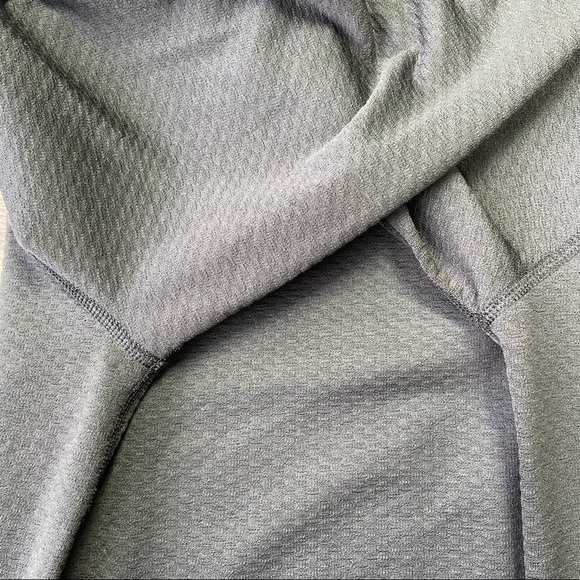 The North Face Lightweight Vaporwick Hoodie - Picture 16 of 16